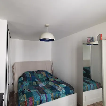 Charming Flat Near Gare Du Nord Station פריז